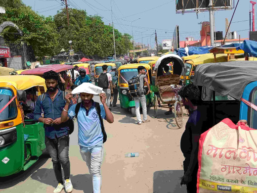 स्टेशन रोड में ऑटो के अवैध पार्किंग से लगता है जाम, नगर निगम बेसुध